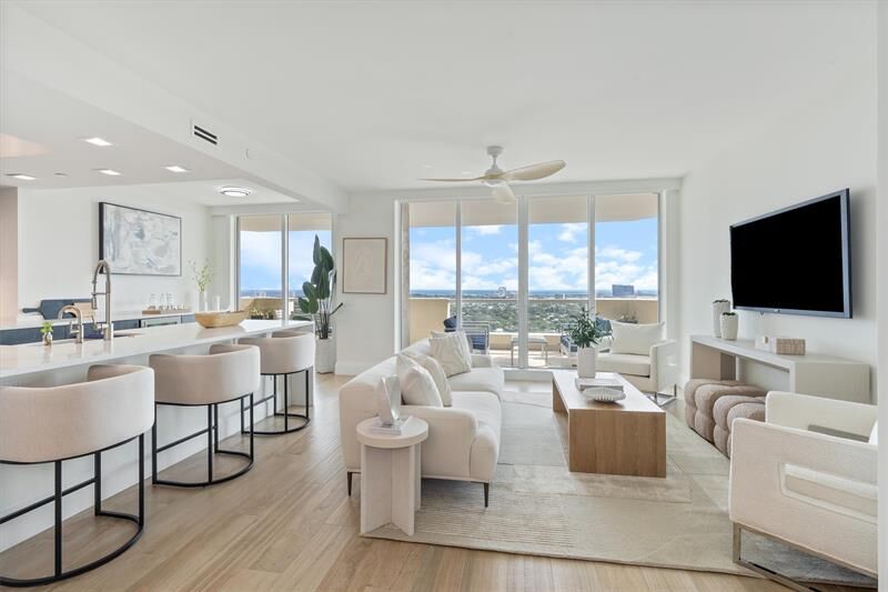 Property Photo:  411 N New River Dr 2805  FL 33301 