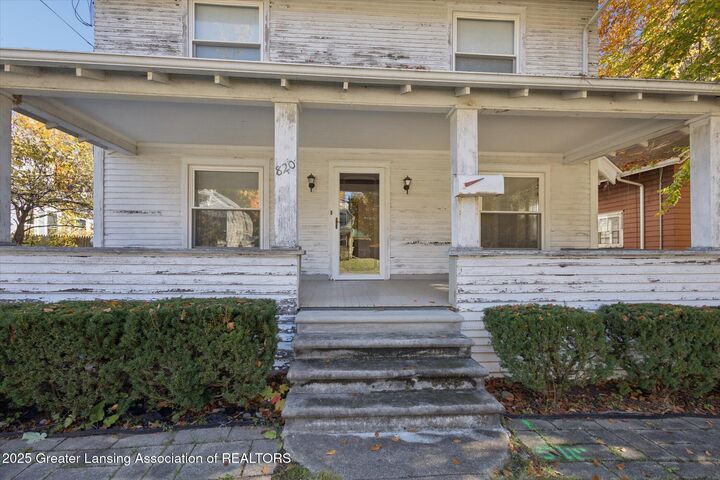 Property Photo: 820 Princeton Avenue MI 48915