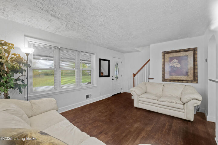 Property Photo:  4628 Kiefer Rd  KY 40216