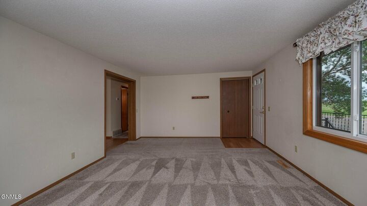 Property Photo:  418 16th Street NE  ND 58523 
