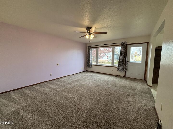 Property Photo:  305 5th Street NE  ND 58545 