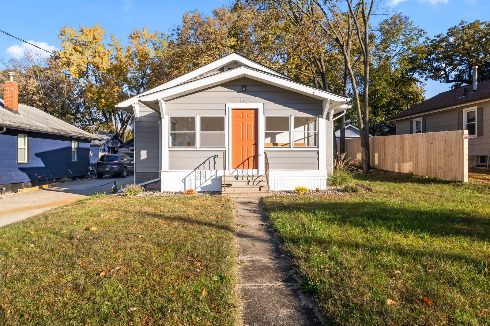 Property Photo:  1141 Douglas Avenue  IA 50313 