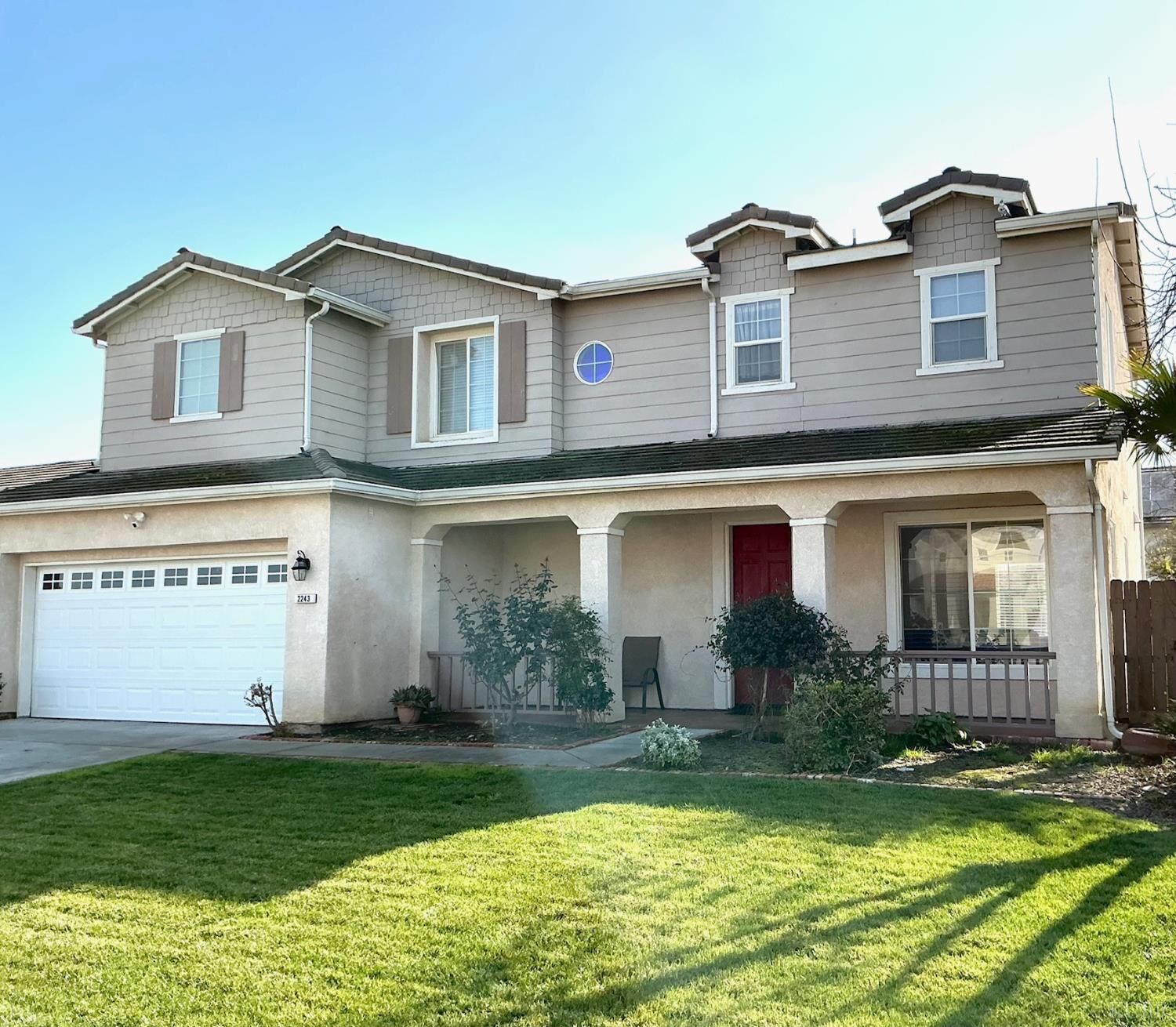 Property Photo:  2243 W Franklin Way  CA 93230 