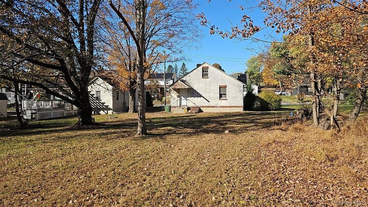 Property Photo:  18 Farries Avenue  NY 10921 