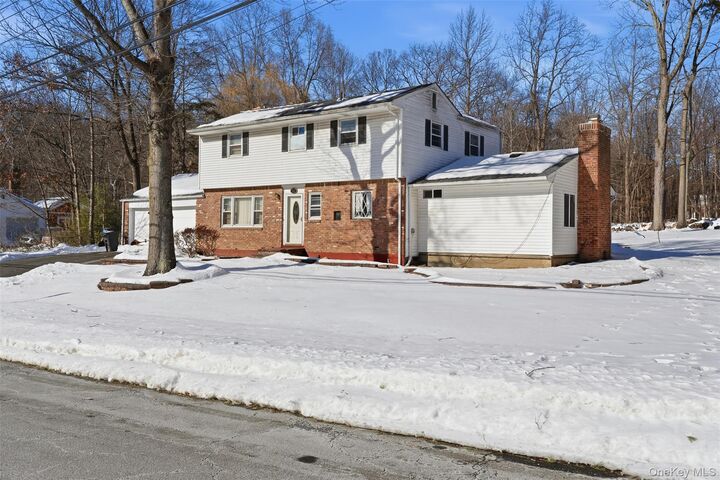 Property Photo:  11 Rensselaer Drive  NY 10977 