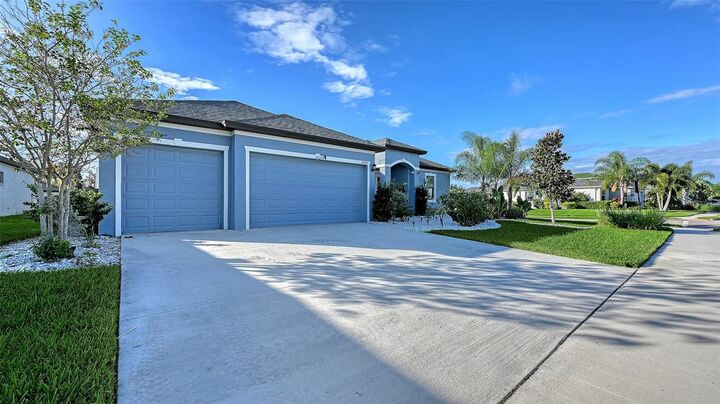 Property Photo:  12607 Wheatgrass Court  FL 34219 