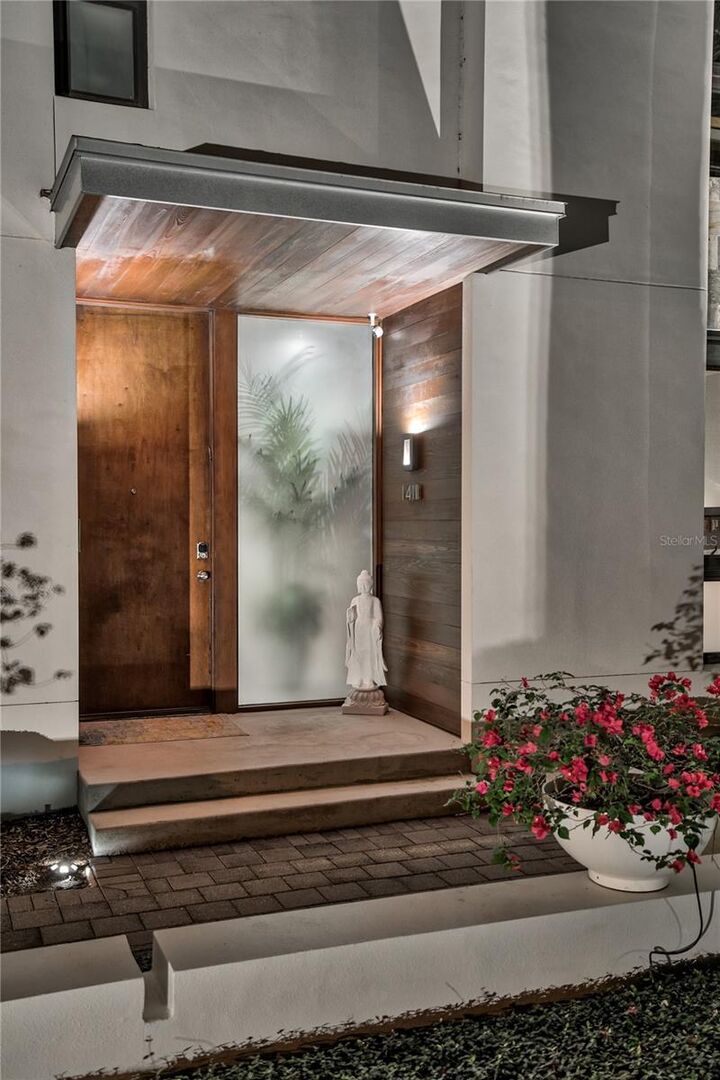 Property Photo: 1411 Nottingham Street FL 32803