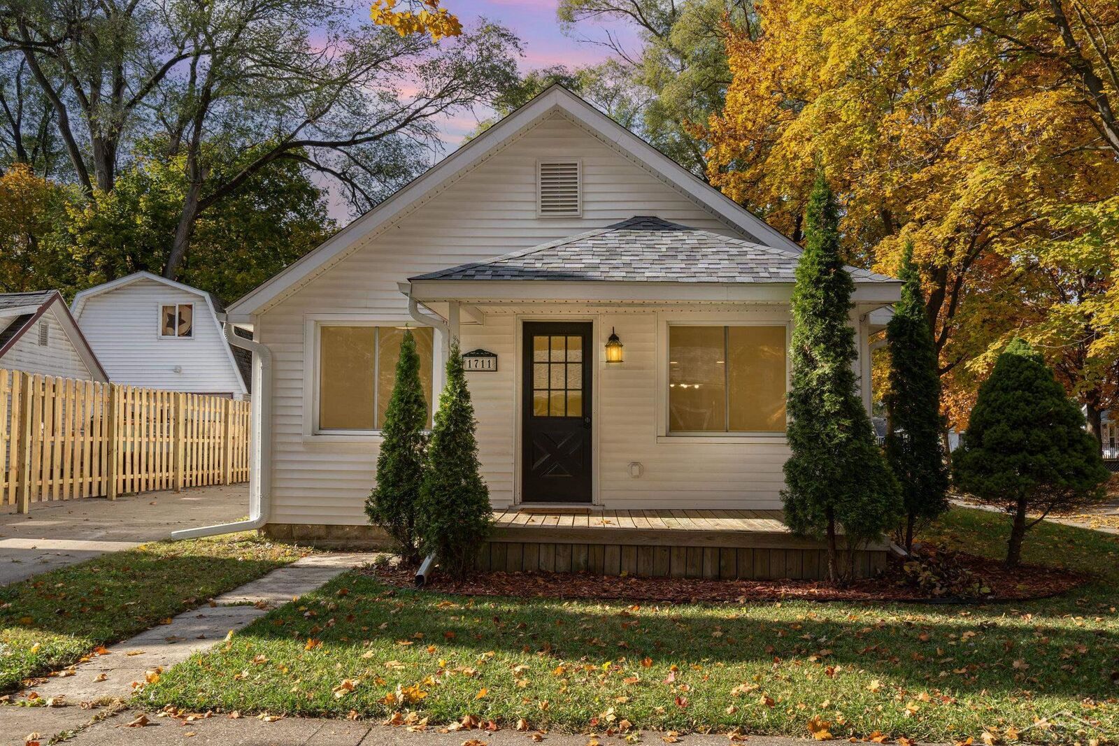 Property Photo:  1711 Adelaide Street  MI 48640 