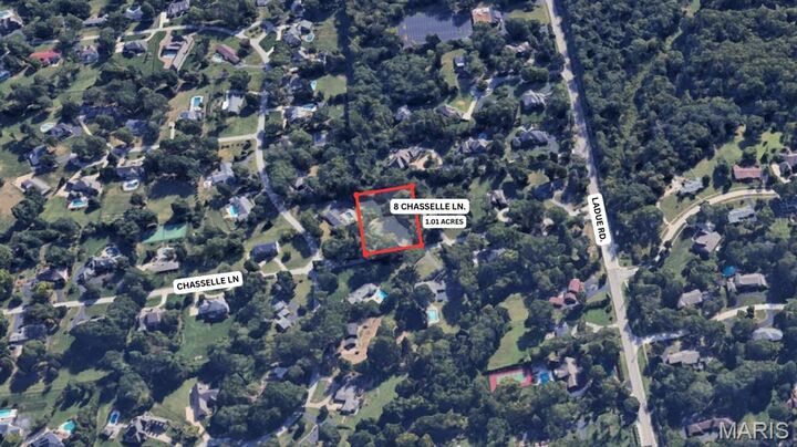 Property Photo:  8 Chasselle Lane  MO 63141 