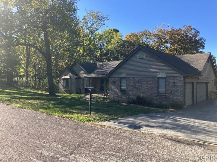 Property Photo: 426 Woodbine Court MO 63010