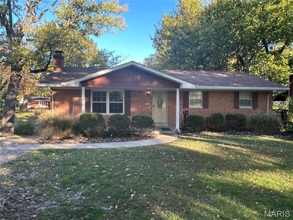 Property Photo:  15 Englewood Drive  IL 62226 