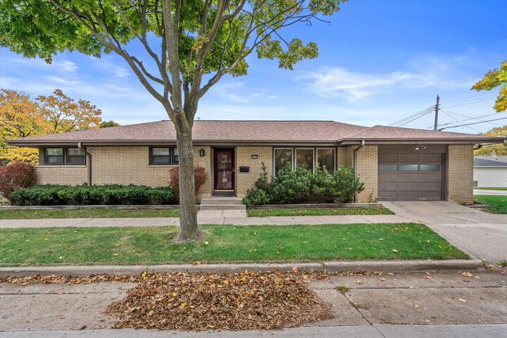 Property Photo: 8226 W Fiebrantz Ave WI 53222