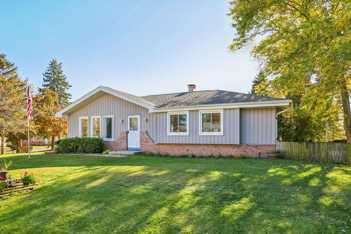 Property Photo: 2955 Blue Jay Ct WI 53402