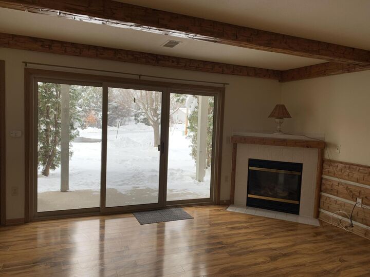 Property Photo:  976 Roseland Dr 2  WI 53040 