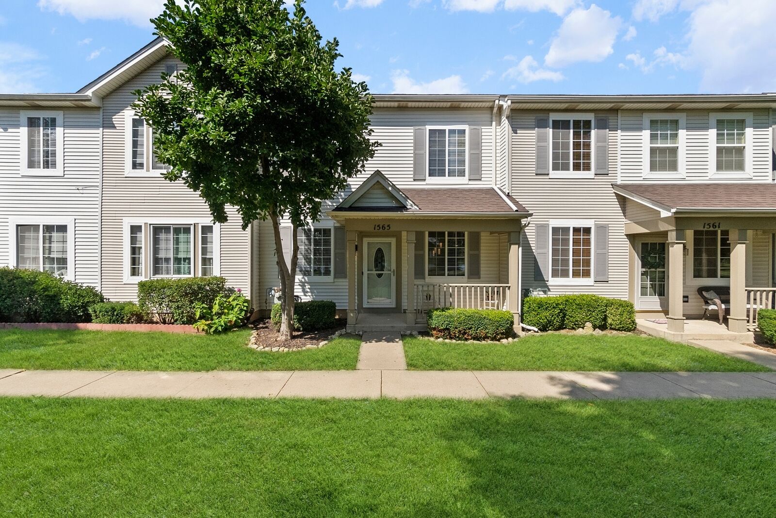 Property Photo: 1565 Azalea Circle IL 60446