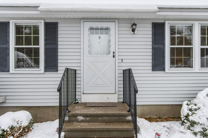 Property Photo: 48 Garfield Street 9 ME 04072