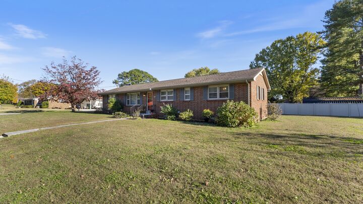 Property Photo: 210 E Petty Ln TN 37398