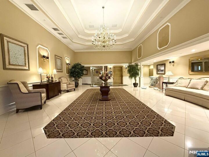 Property Photo:  175 Rochelle Avenue 218  NJ 07662 