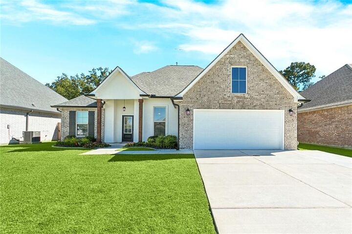 Property Photo: 269 Hidden Cypress Drive LA 70037