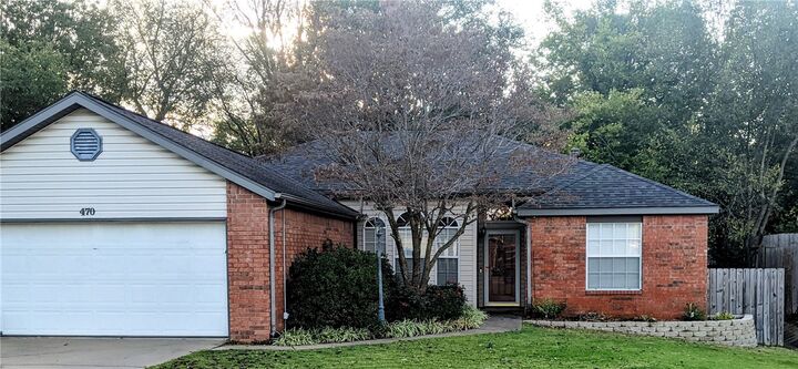 Property Photo:  470 Robin Hood Court  AR 72764 