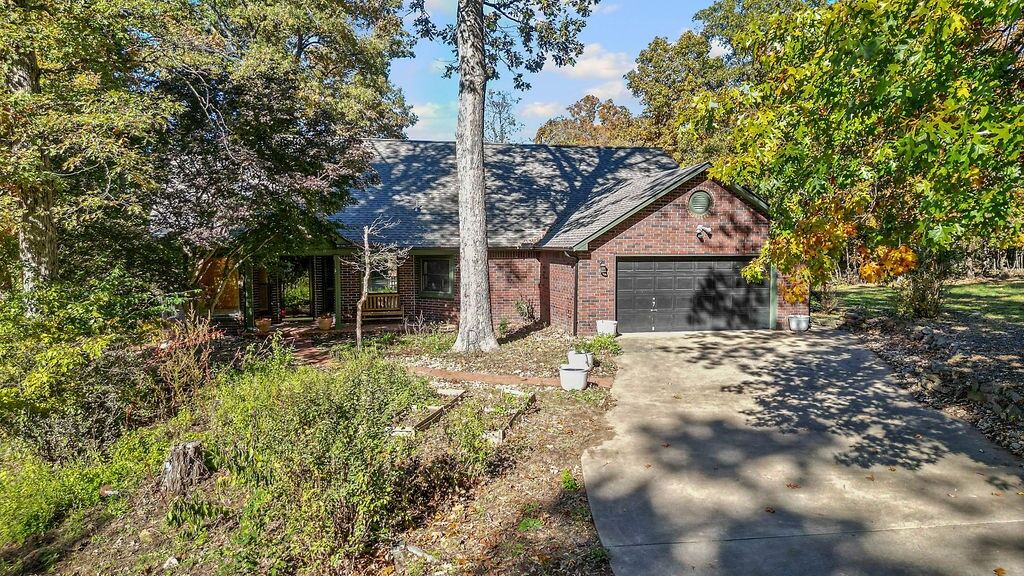 Property Photo:  2212 Andrew Court  AR 72756 