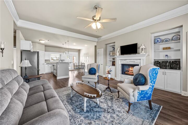 Property Photo:  811 Pinnacle Street  AR 72753 