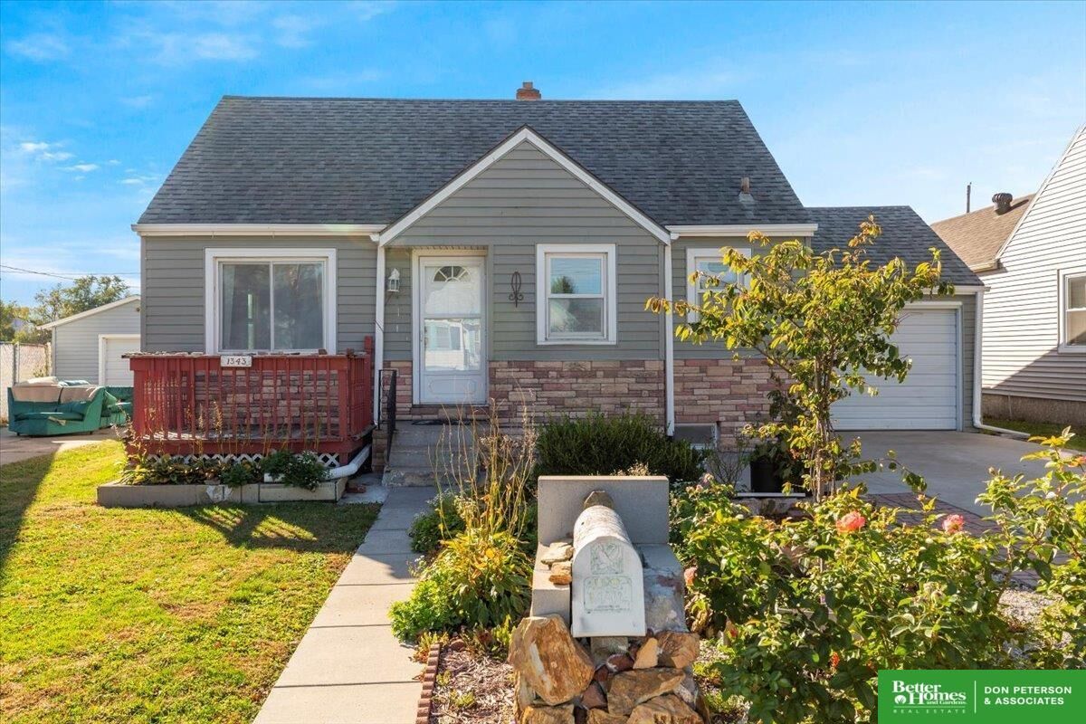 Property Photo: 1343 E 4th Street NE 68025