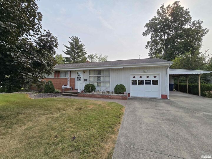 Property Photo:  10 Park Lane Avenue  IL 62801 