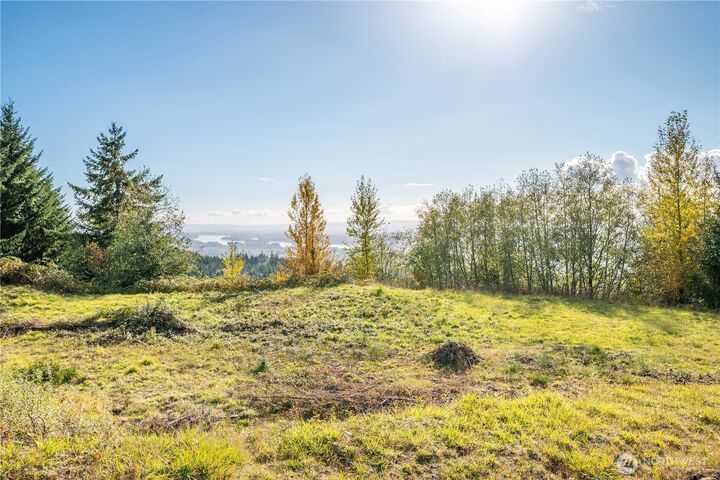 Property Photo:  560  Varsity Road  WA 98625