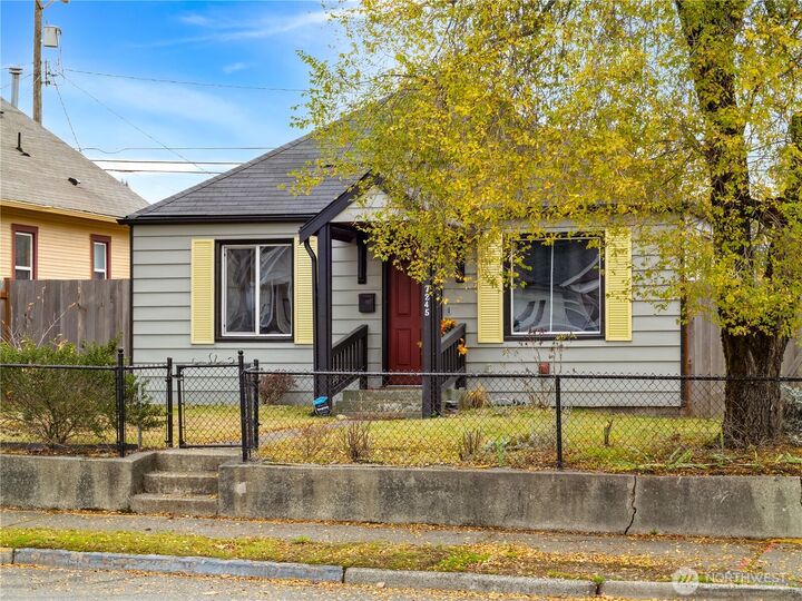 Property Photo: 7245 S Oakes Street WA 98409