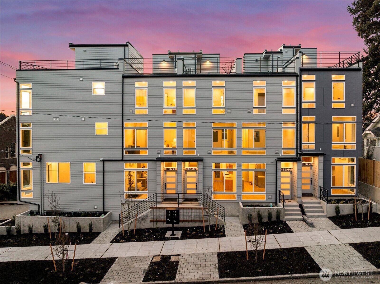 Property Photo:  722 N 36th Street  WA 98103 