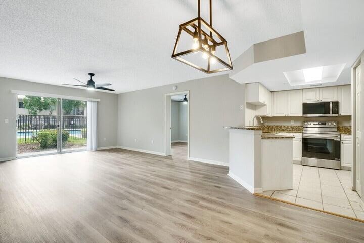 Property Photo: 1700 Crestwood Court S 1702 FL 33411