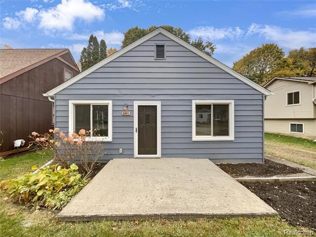 Property Photo:  6441 Crest Drive  MI 48329 