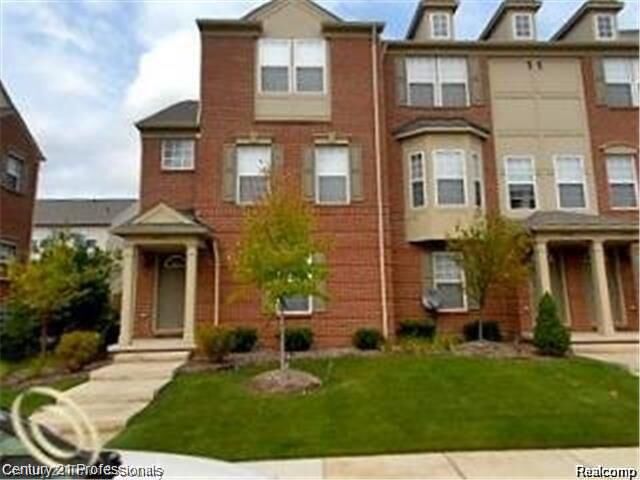Property Photo: 44710 Gwinnett Loop MI 48377