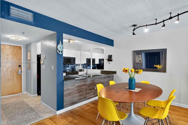 Property Photo:  1200 Brickell Bay Dr 3914  FL 33131 