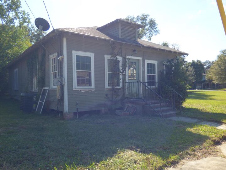 Property Photo: 507 W Cypress TX 77630