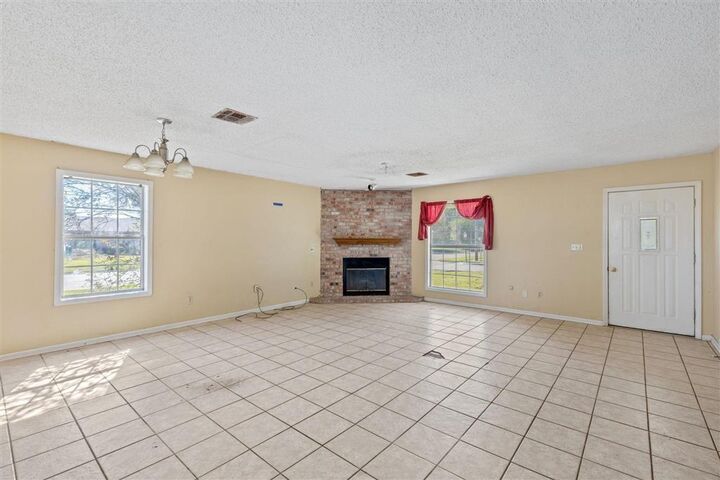 Property Photo: 1700 Myrtle Street LA 70669