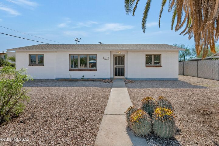 Property Photo: 3370 E 25th Street AZ 85713