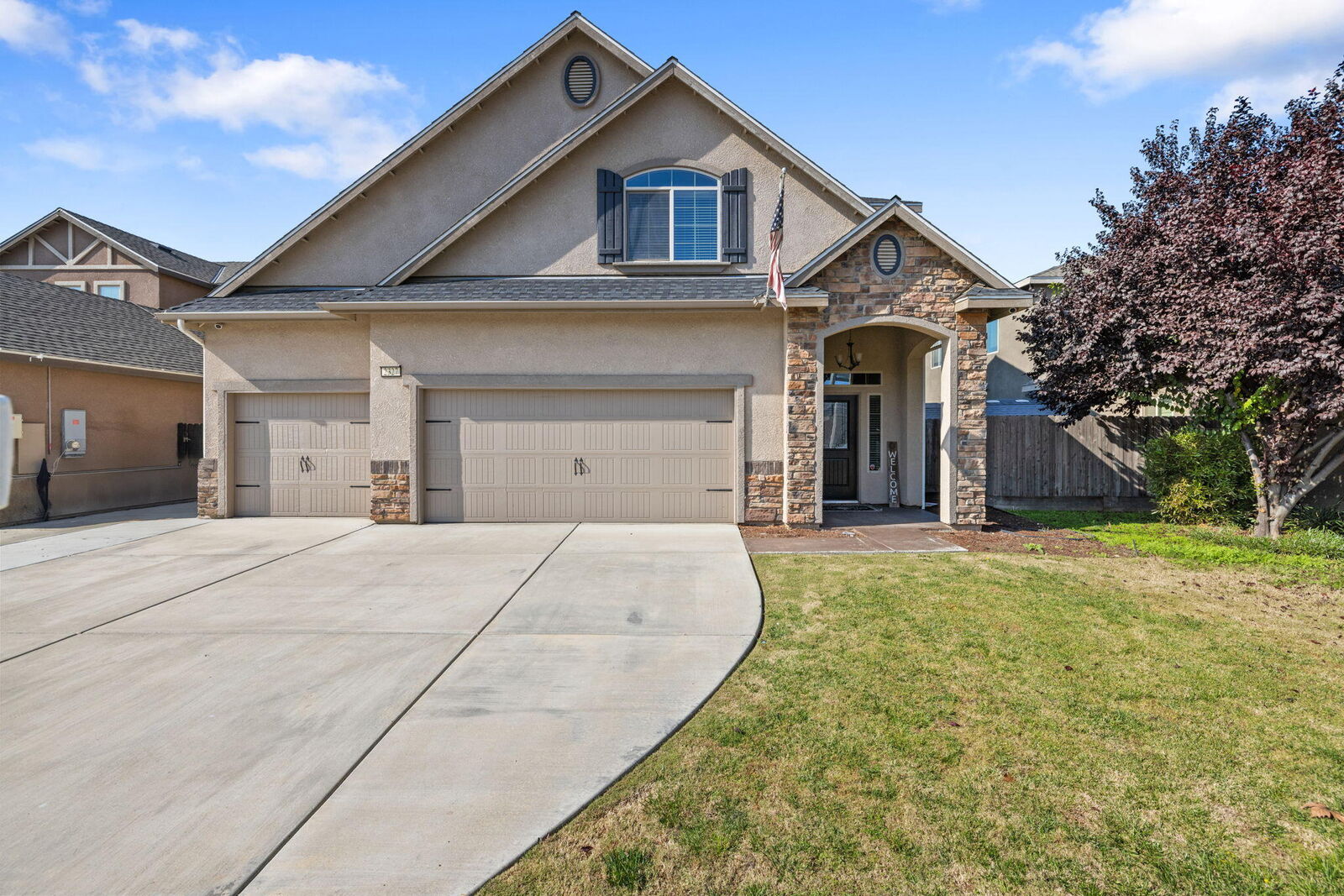 Property Photo: 2327 N Shady Street CA 93291