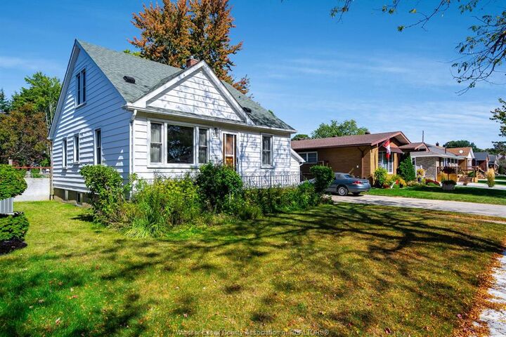 Photo de la propriété: 54 Horwath Avenue ON N9Y 1B8