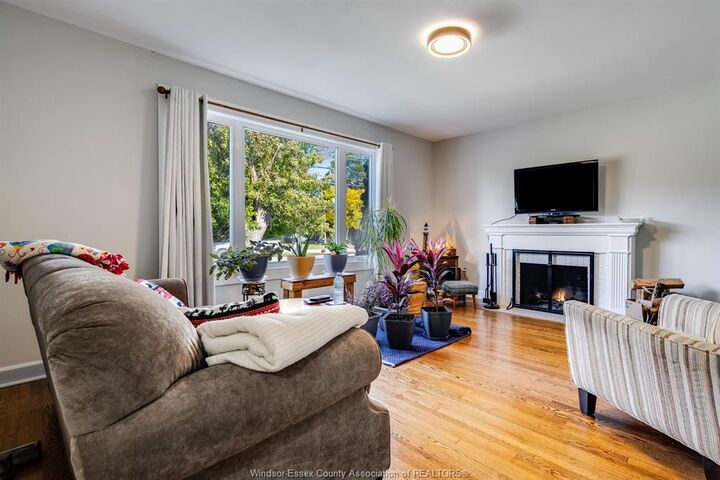 Photo de la propriété:  6245 Wyandotte Street East  ON N8S 1N5 