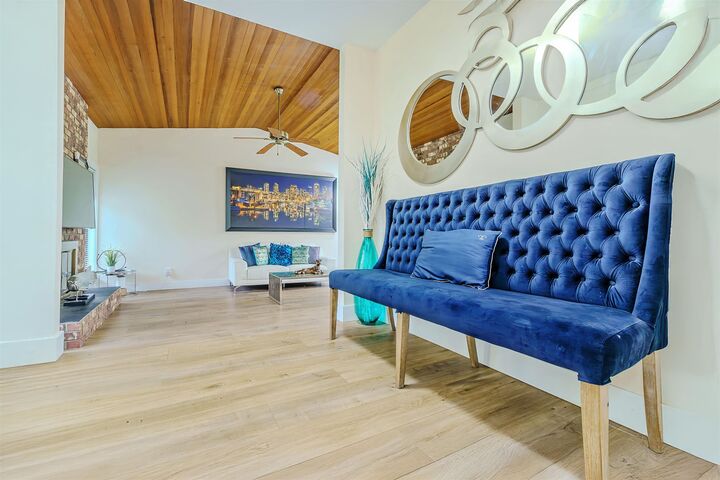 Photo de la propriété:  13025 238 Street  BC V4R 2S4 