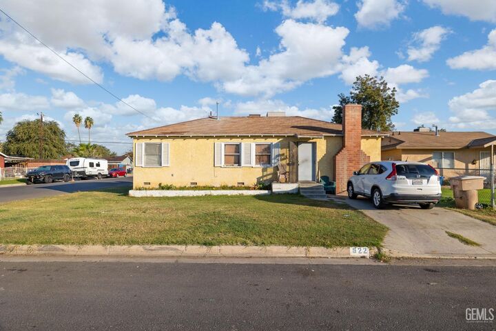 Property Photo: 522 Lincoln Ave / 908 Yosemite CA 93308