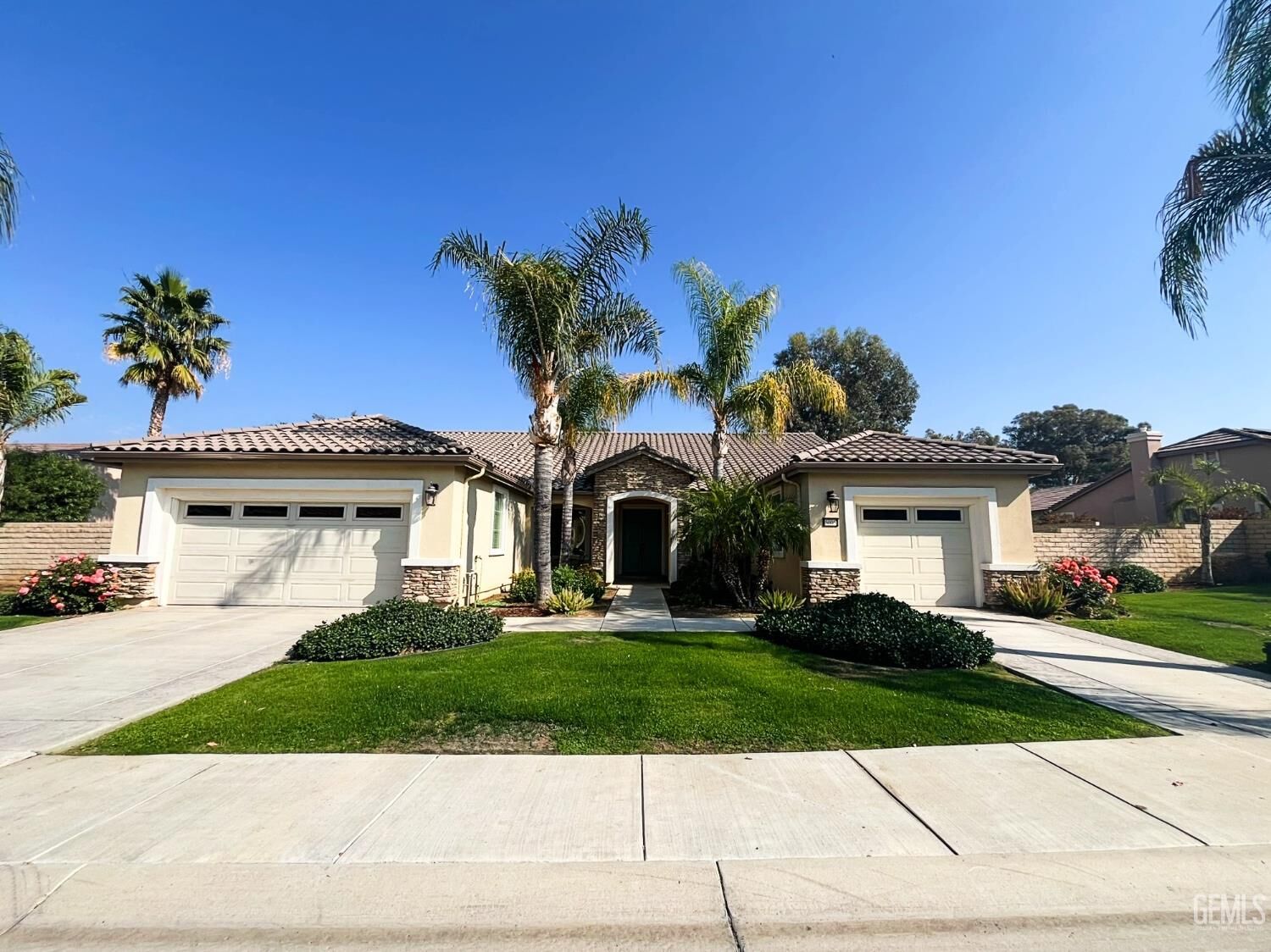 Property Photo: 5005 Hartnett Court CA 93306