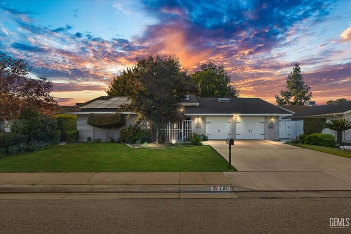 705 Bermuda Street  Bakersfield CA 93301 photo