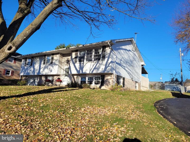 Property Photo: 385 Valley View Drive PA 17557