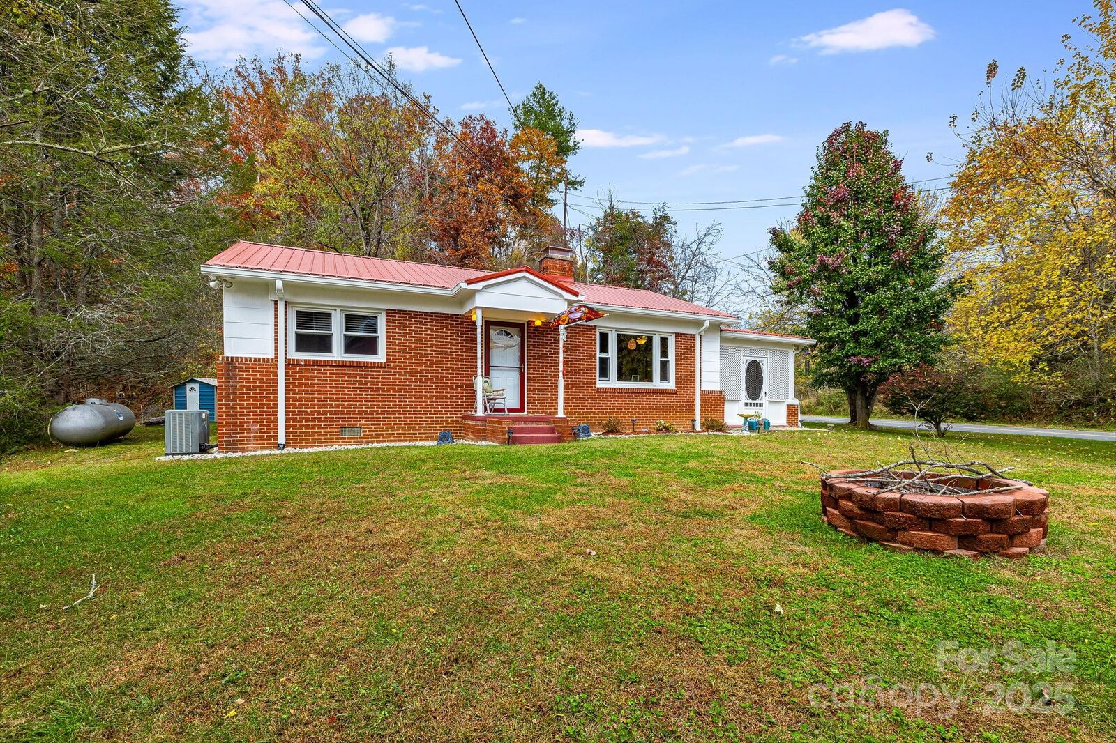 Property Photo:  2896 Old Mars Hill Highway  NC 28787 