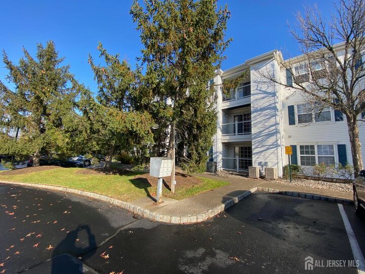 Property Photo:  513 Waterford Drive  NJ 08817 
