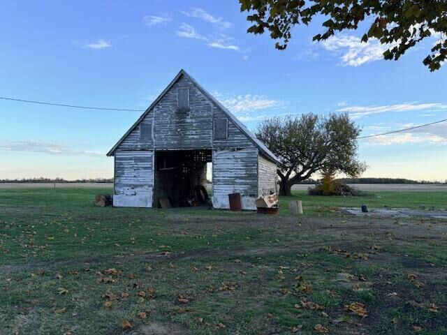 Property Photo: 11413 US Highway 22 OH 43164