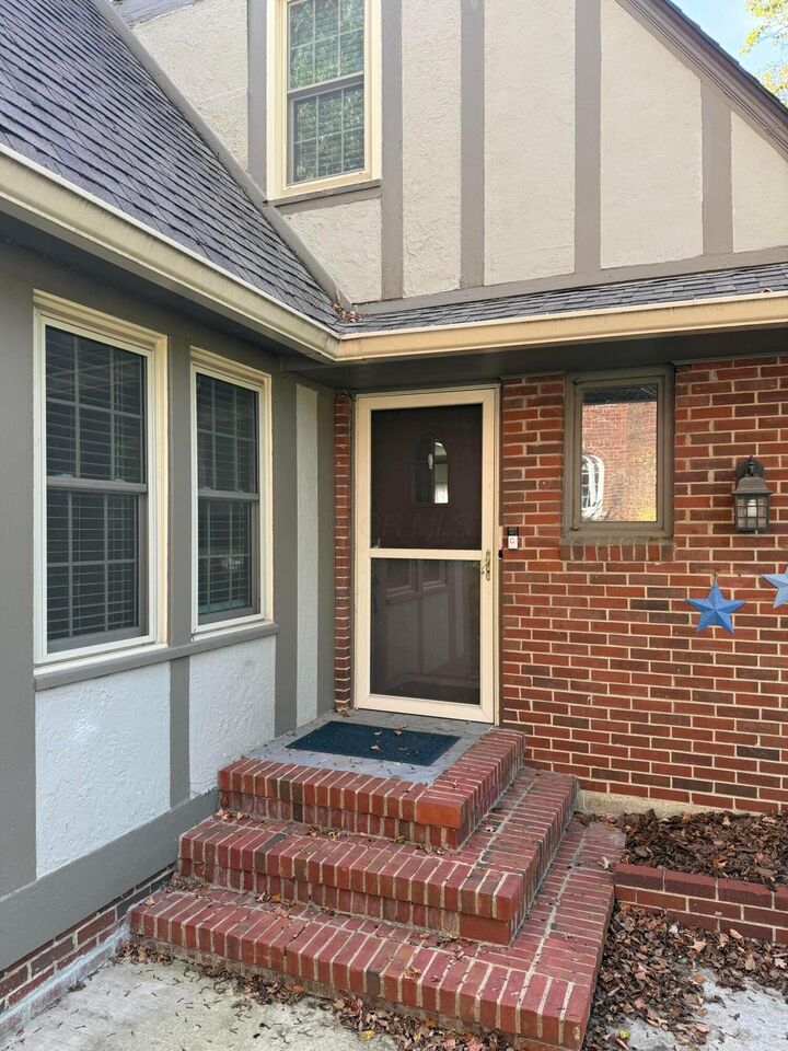 Property Photo:  2629 E Broad Street  OH 43209 